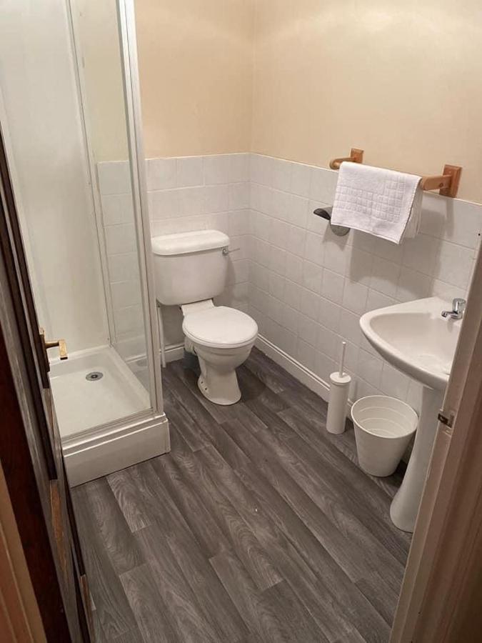 Bertie Pontypridd Hotel Trehafod Ngoại thất bức ảnh